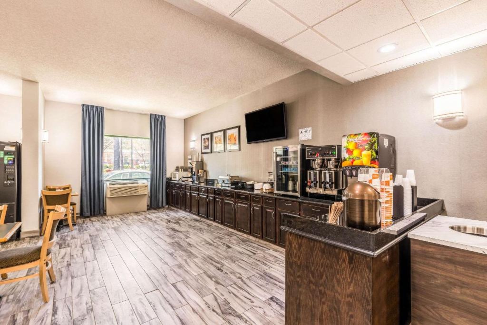 Lake Norman Inn And Suites