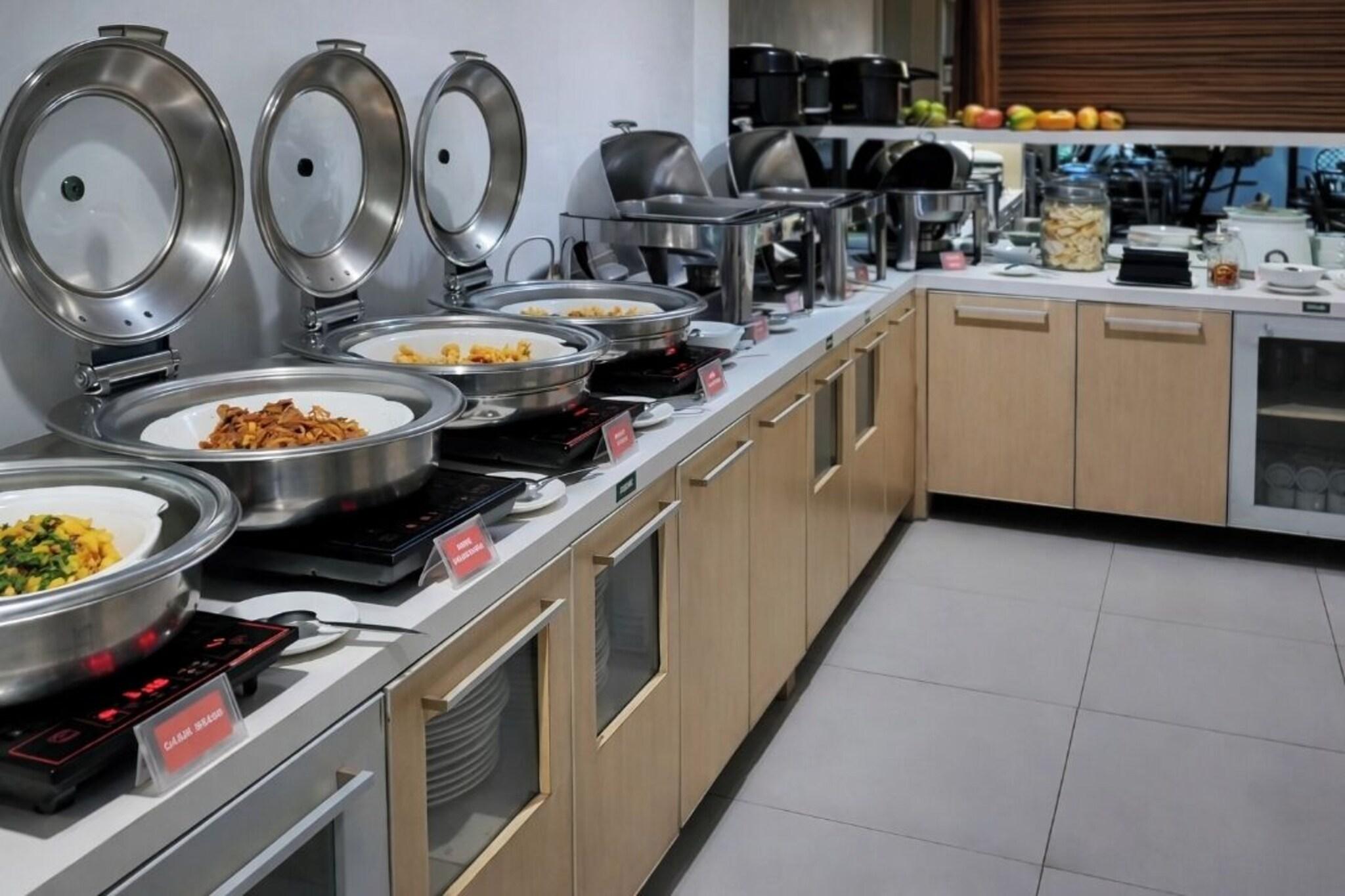 Restaurant 5, Queen City Hotel, Banjarmasin