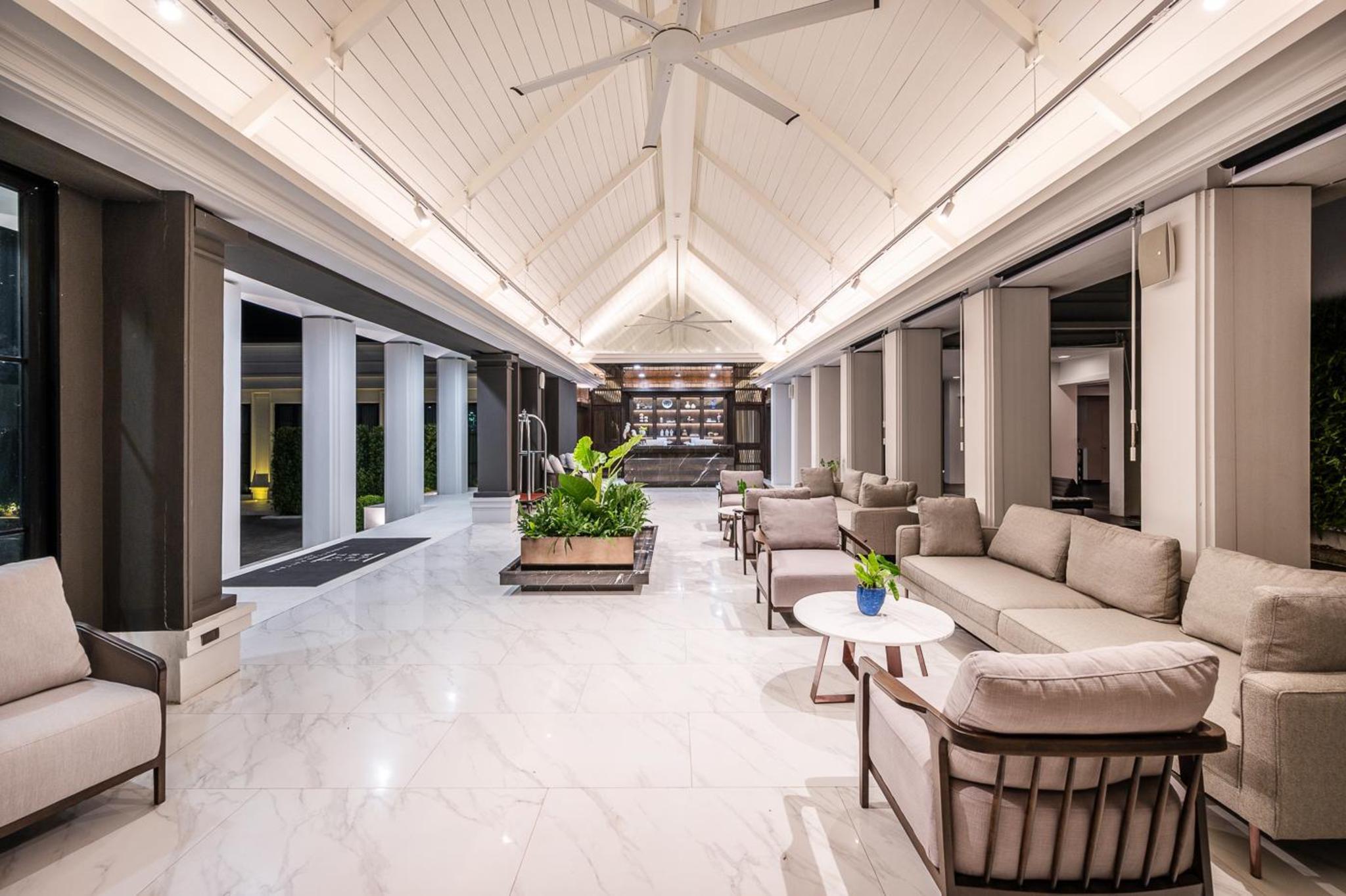 Manhattan Pattaya Hotel (sha Extra Plus)