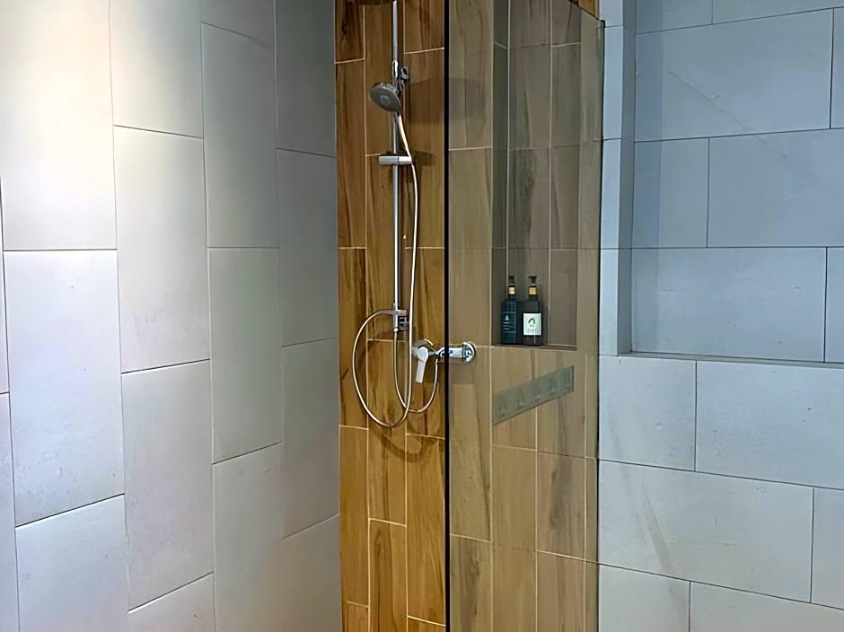 Atomphukethotel (sha Plus+)