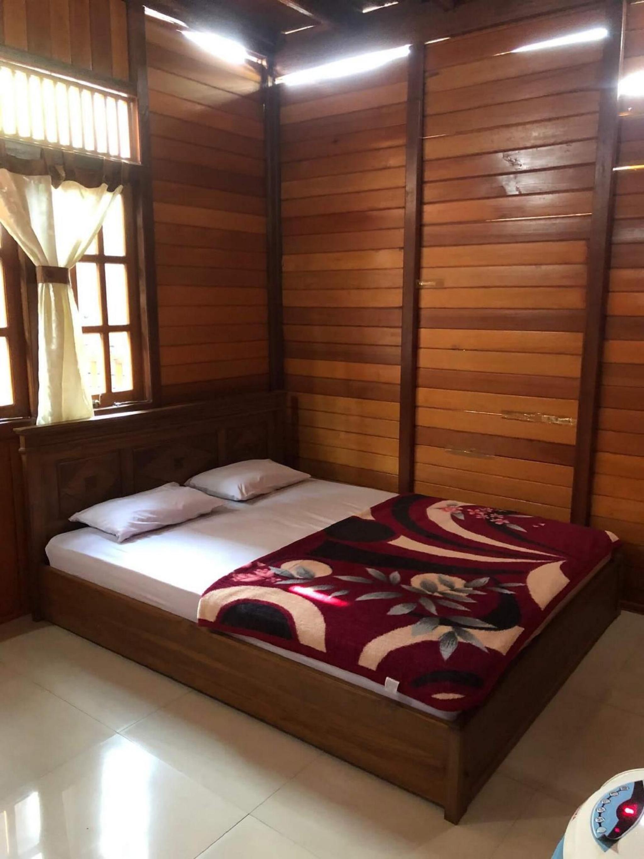 Bedroom 2, Roemah Kayu Saragan Syariah Magelang Redpartner, Magelang