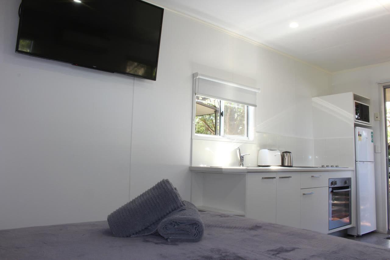 Room 4, Huntsville Caravan Park, Maryborough