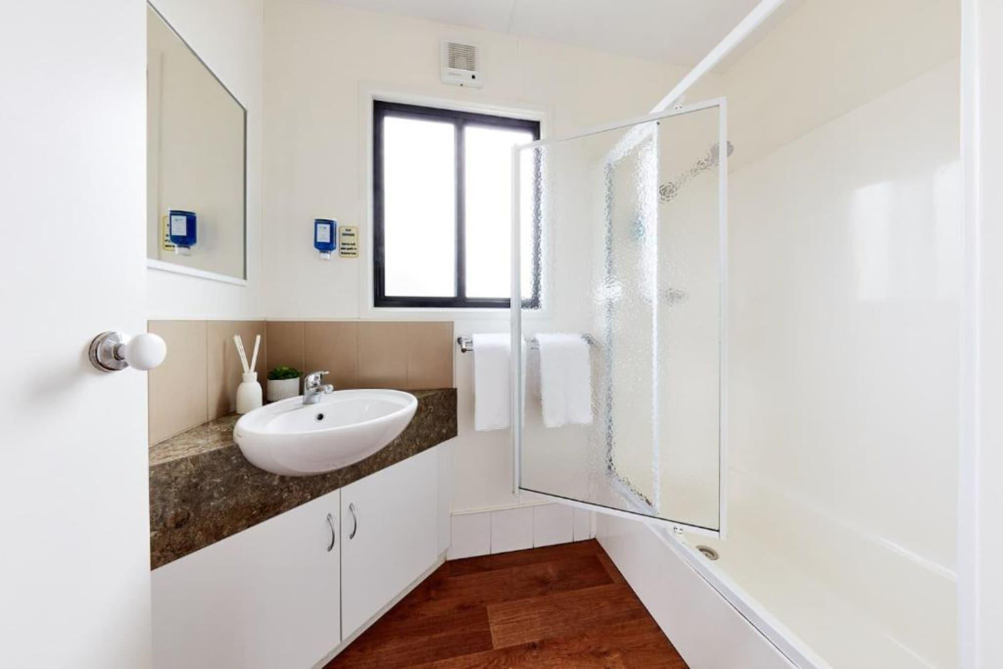 Torquay Foreshore Caravan Park by null