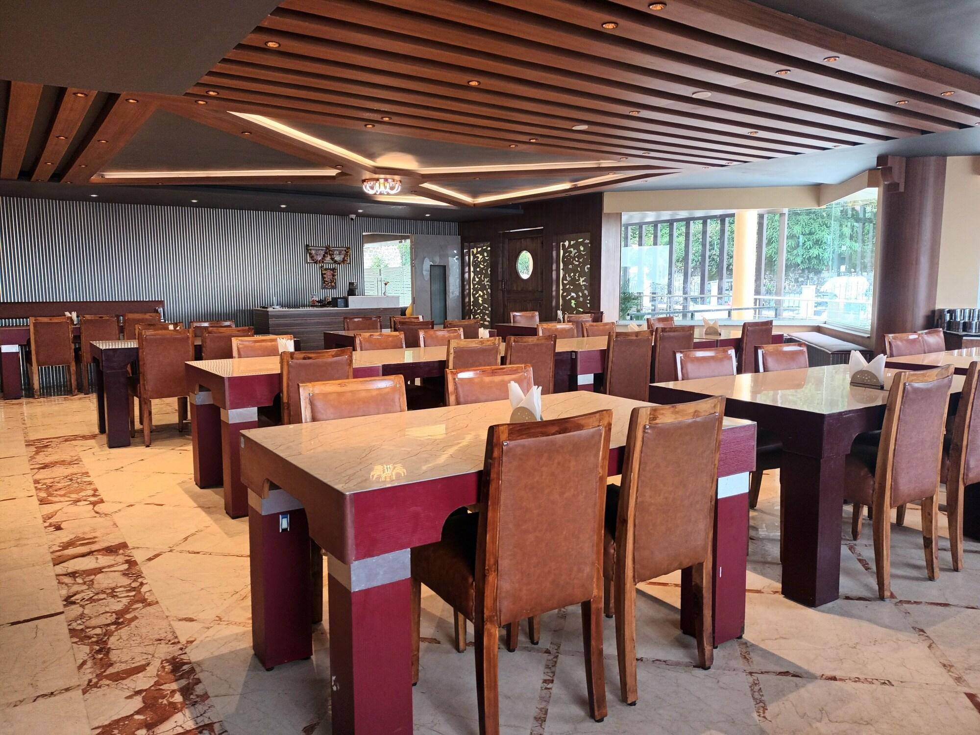 Hotel Pleasant Stay - La Flora