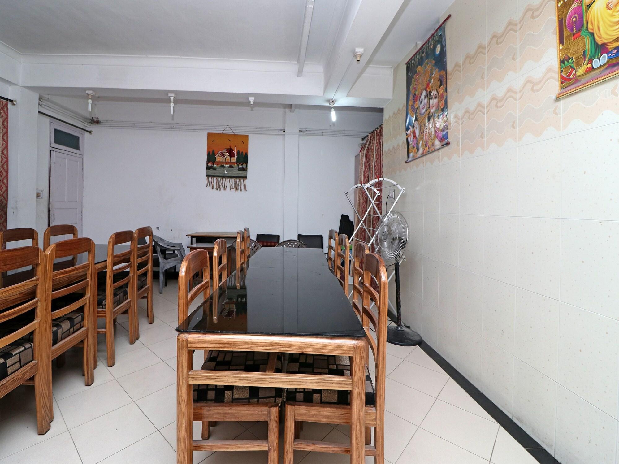 13908 Hotel India