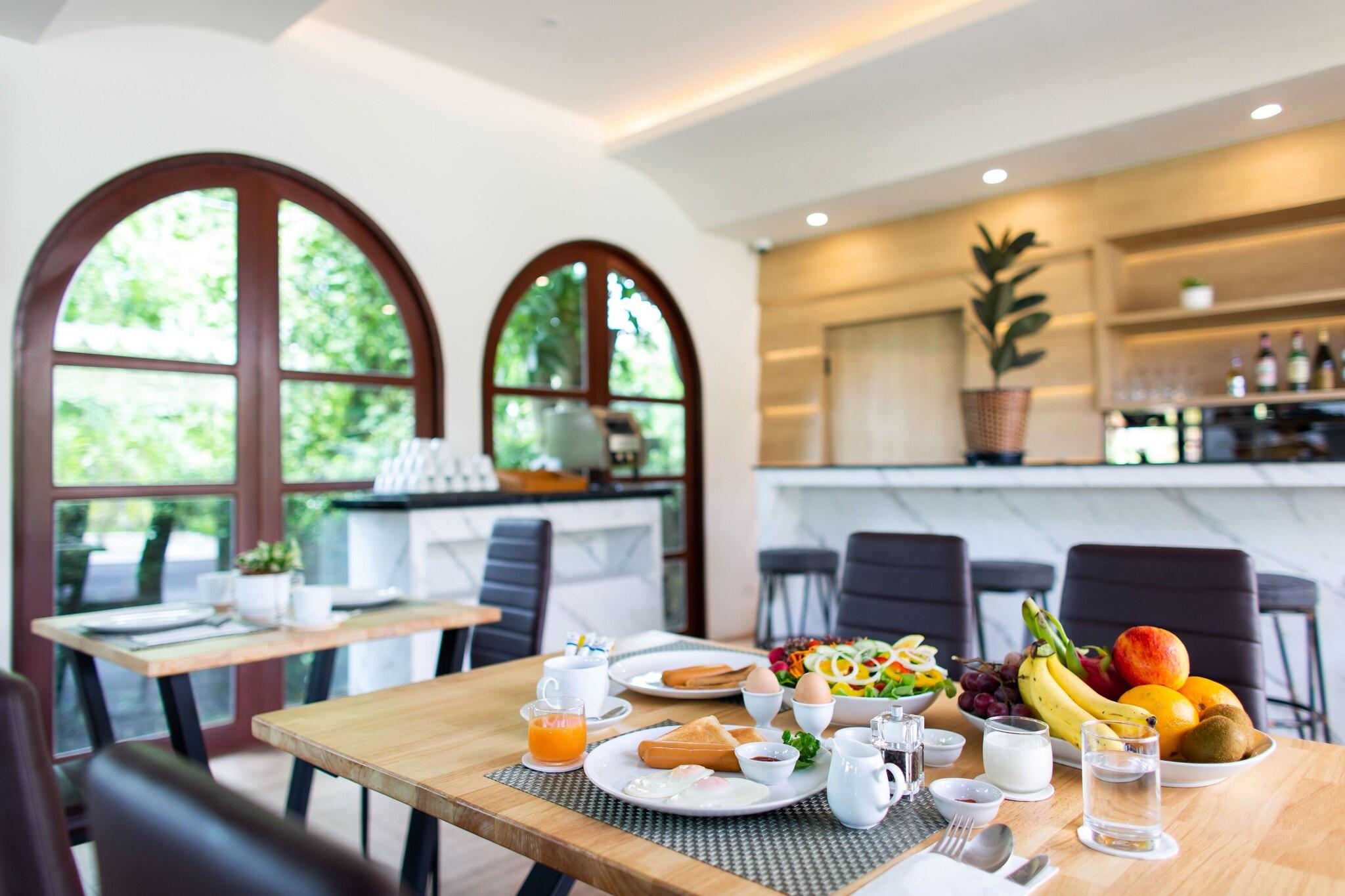 The Canale Samui Resort (sha Extra Plus)
