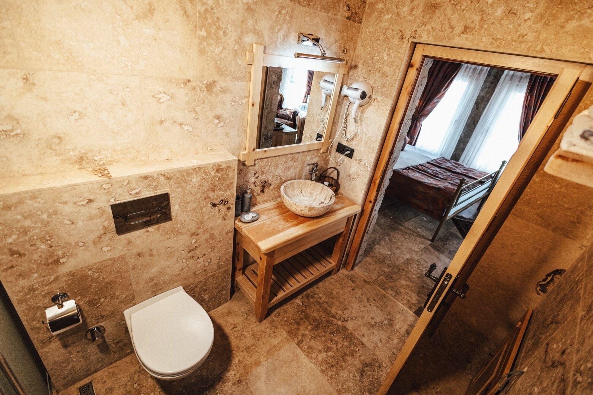 Young Cave Hotel