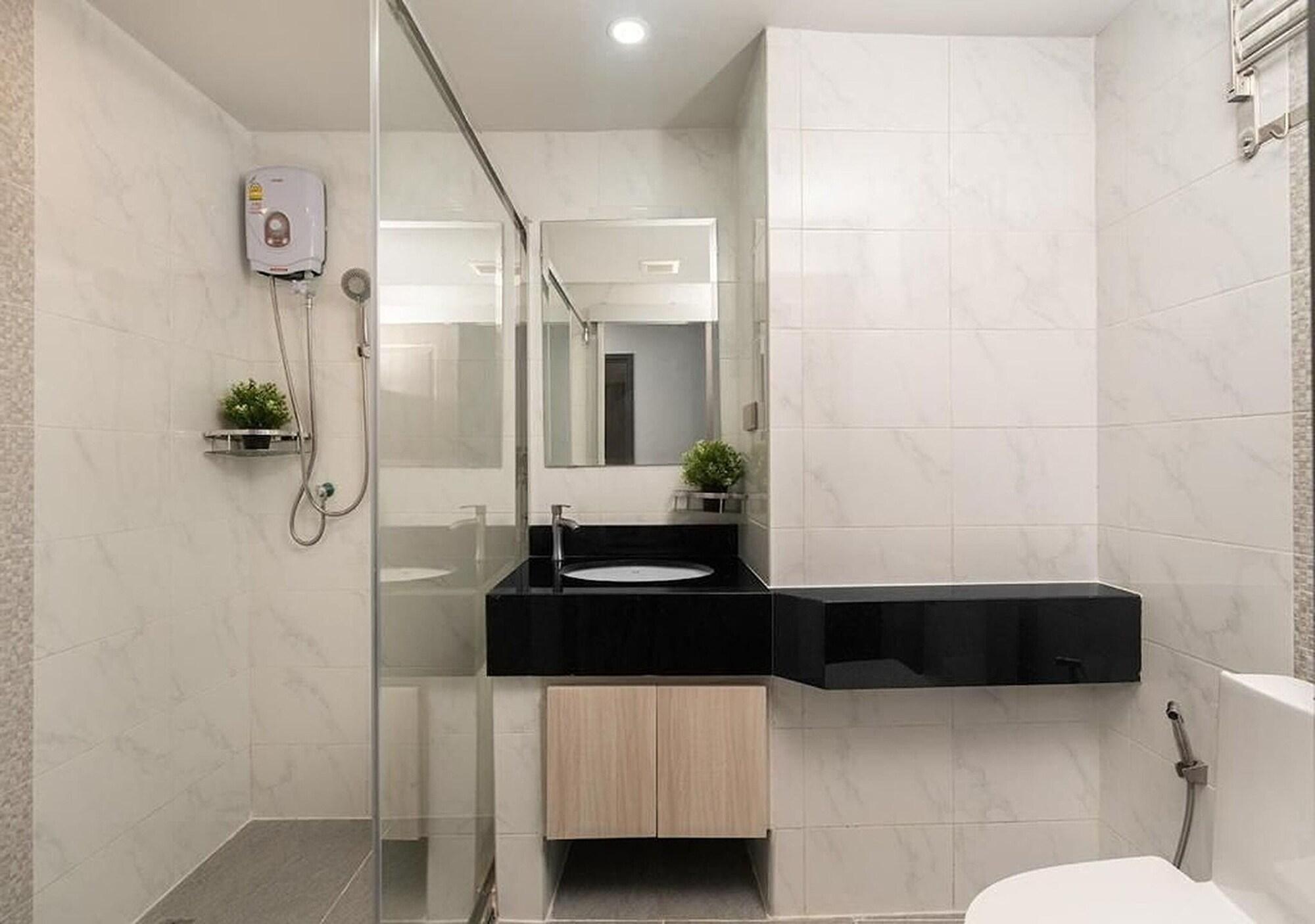 VSK RESIDENCE At Suvarnabhumi Airport By Zuzu