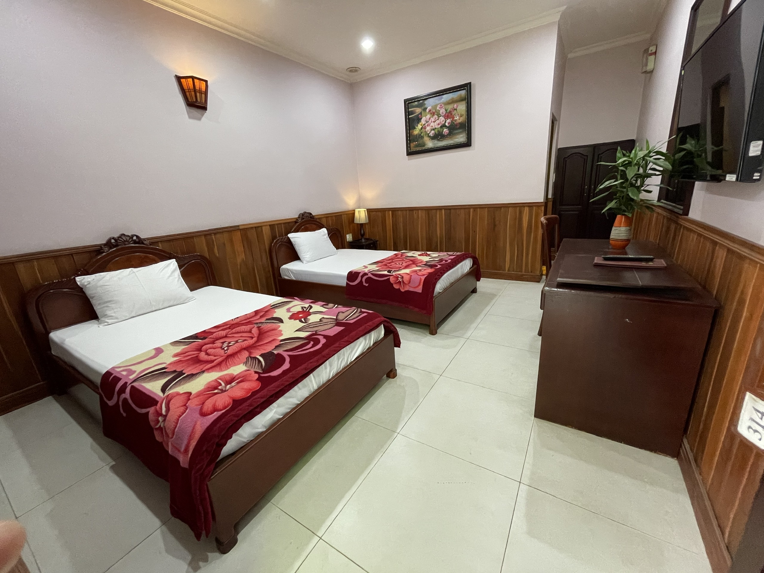 Song Tra Hotel By Zuzu