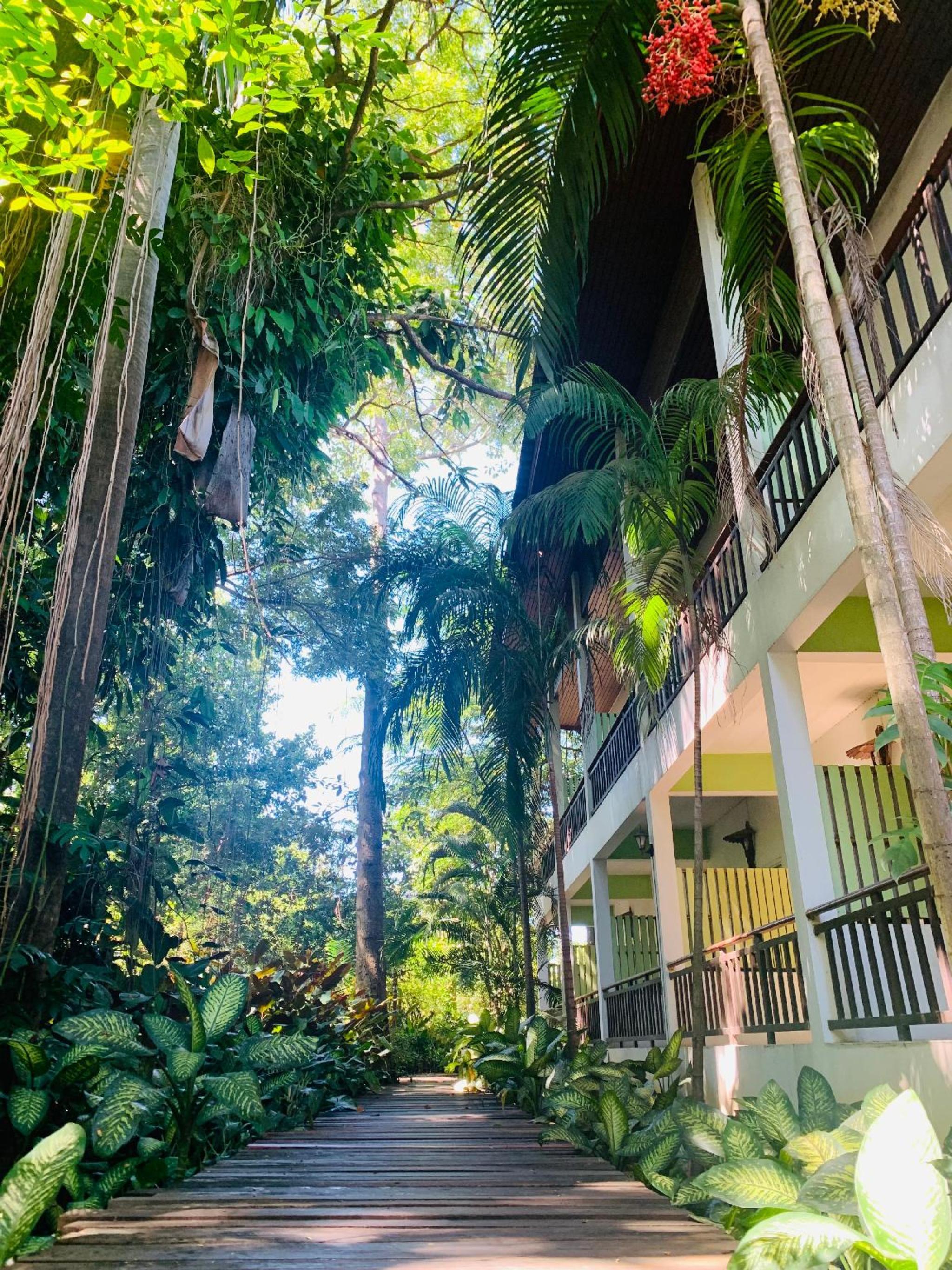 Exterior & Views