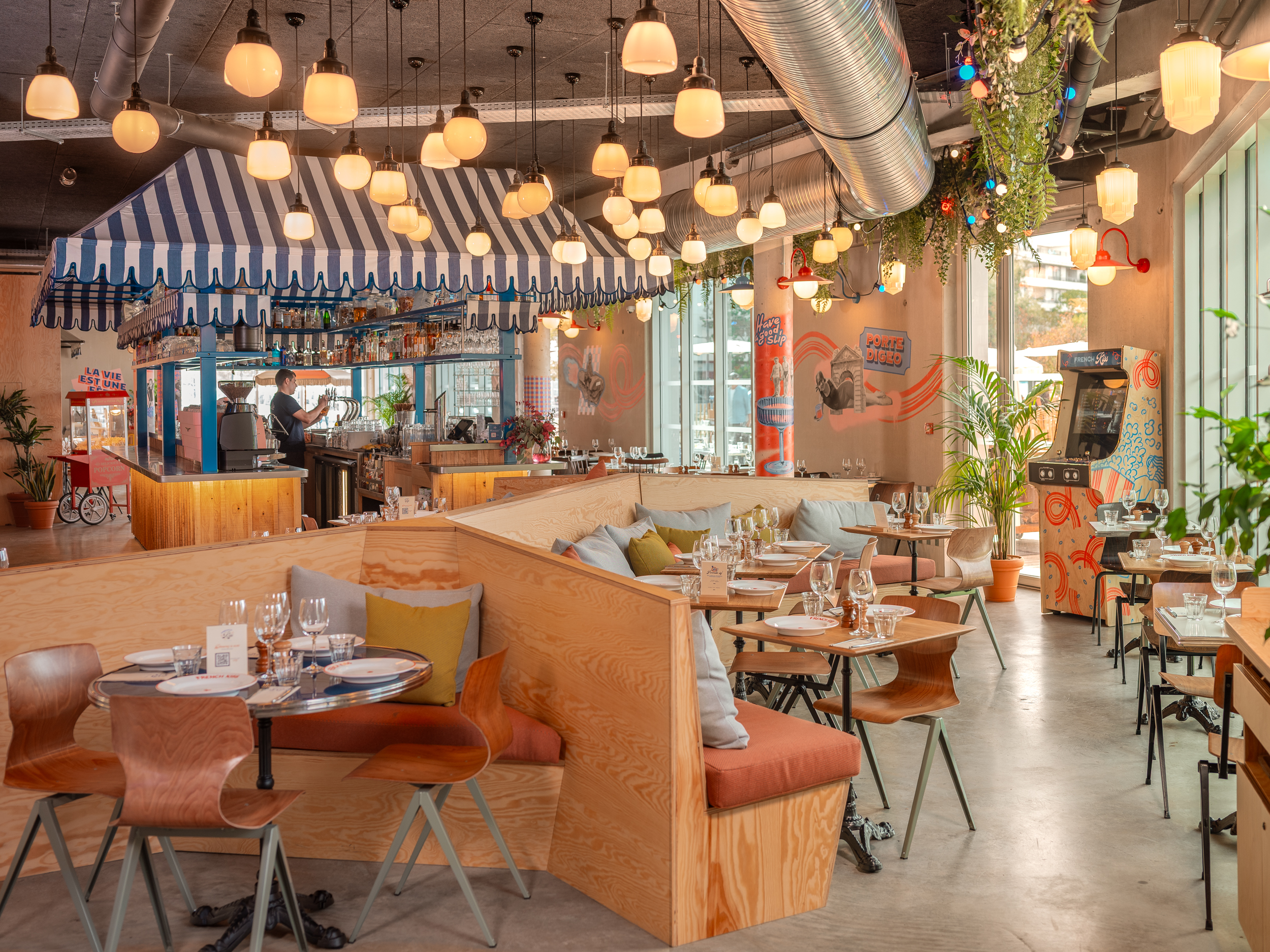 Eklo Hotels Bordeaux Centre Bastide by null