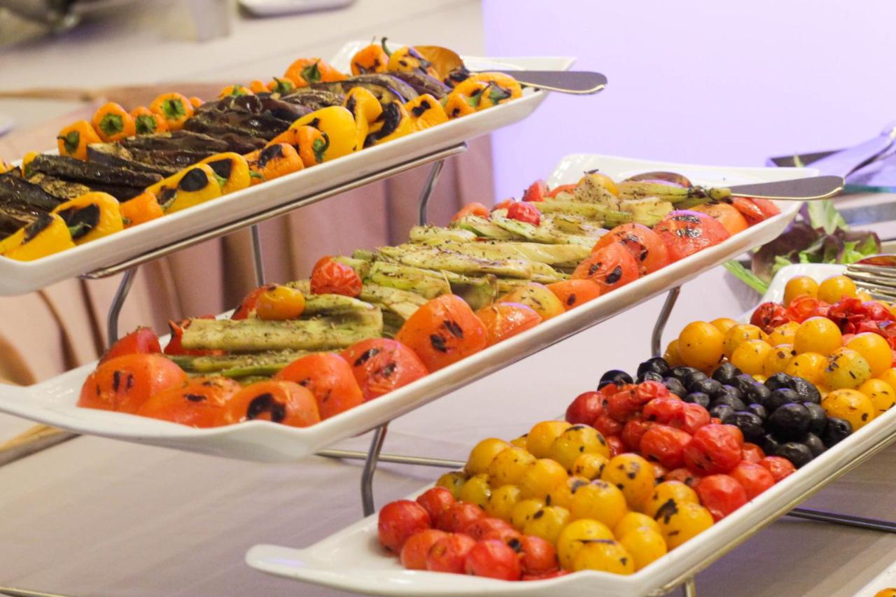 RADISSON BLU HOTEL & CONVENTION CENTER