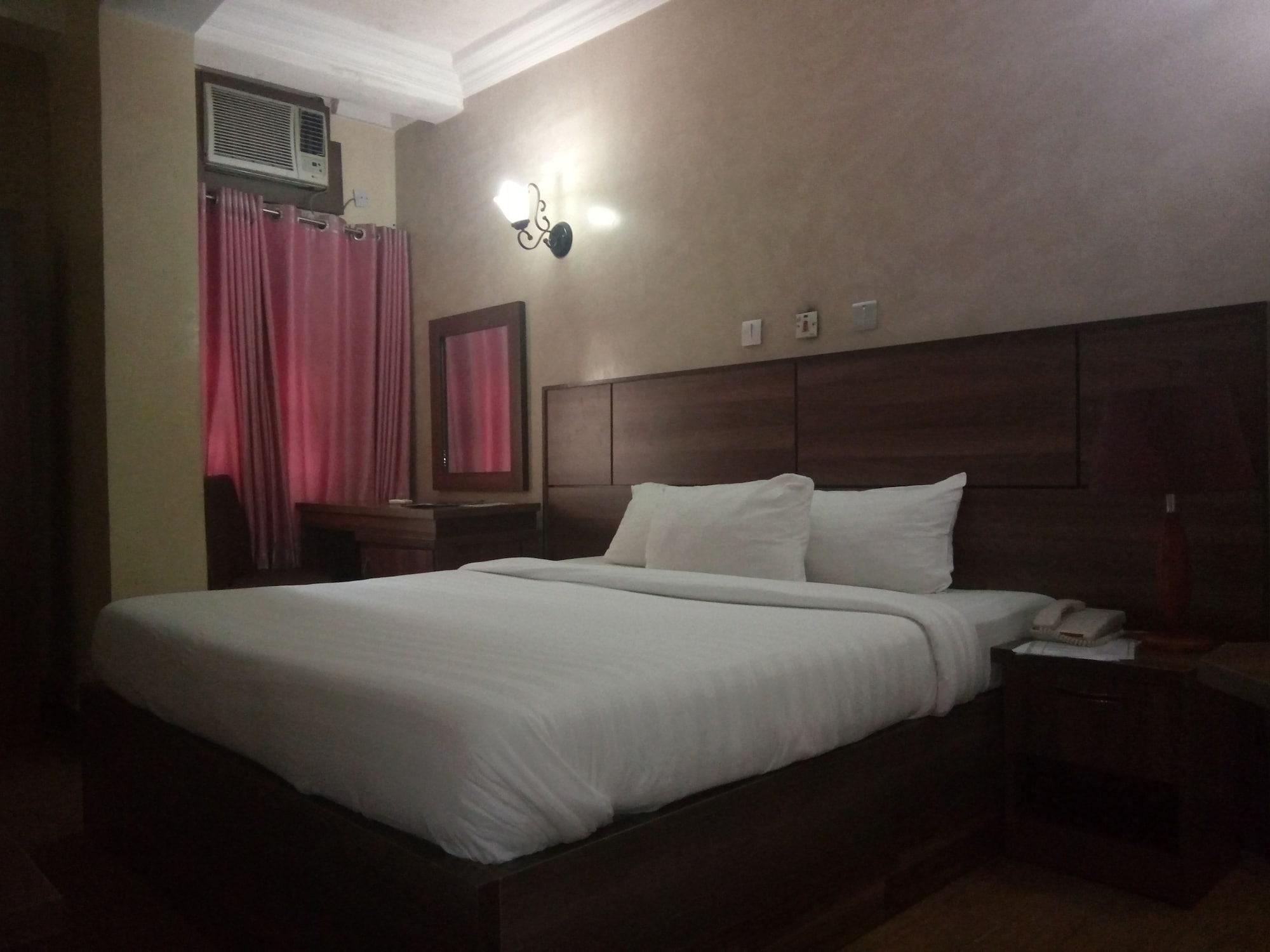 Room 4, Top Rank Hotel Galaxy Enugu, Enugu North