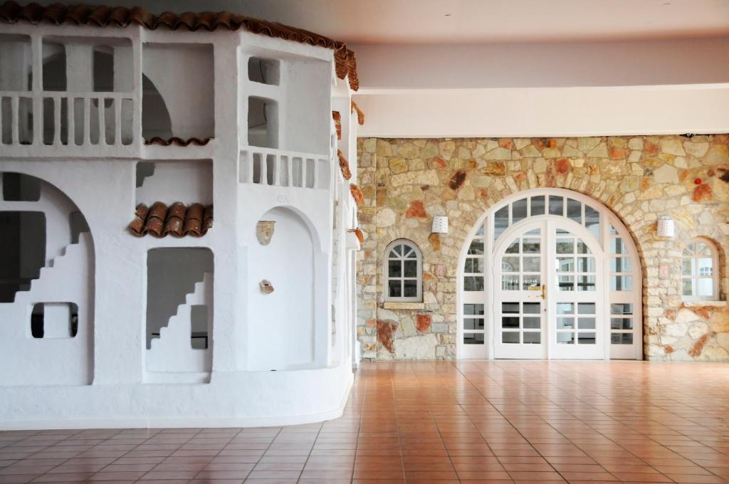 Sunrise Village Beach Hotel - Poză