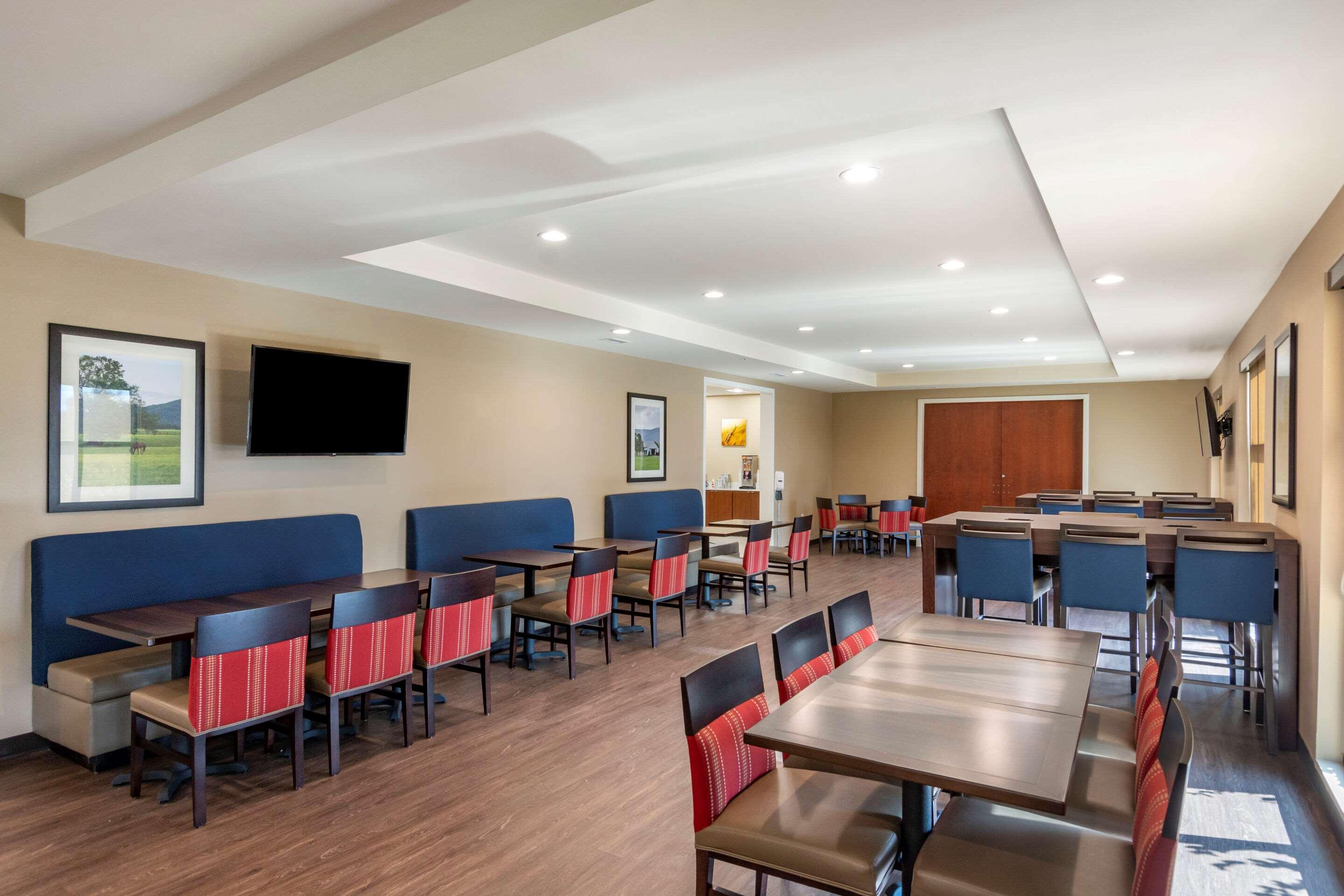 Comfort Inn & Suites Charlottesville Hollymead Tow