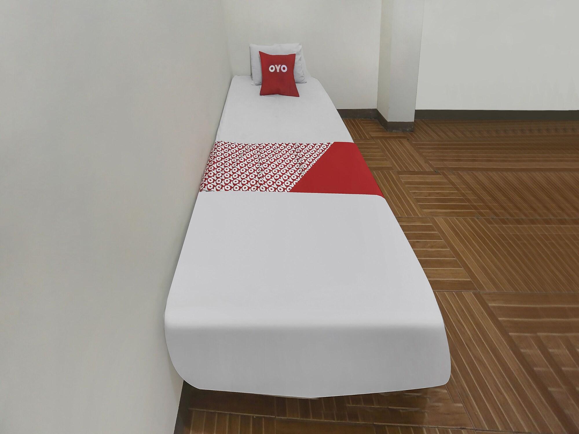 Oyo 90825 Hotel Lizha 2