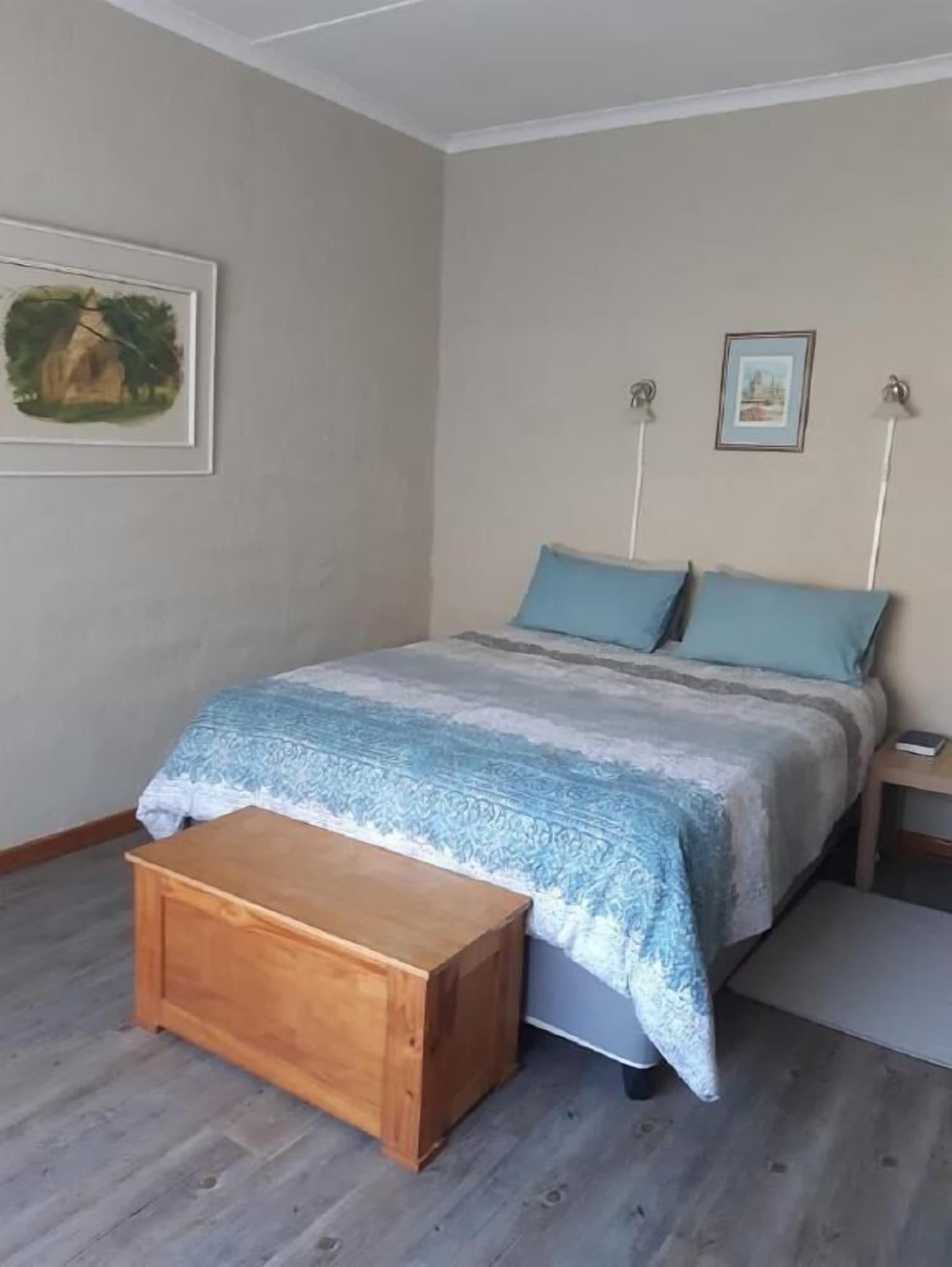 Room 2, Skietberg Lodge, Pixley ka Seme