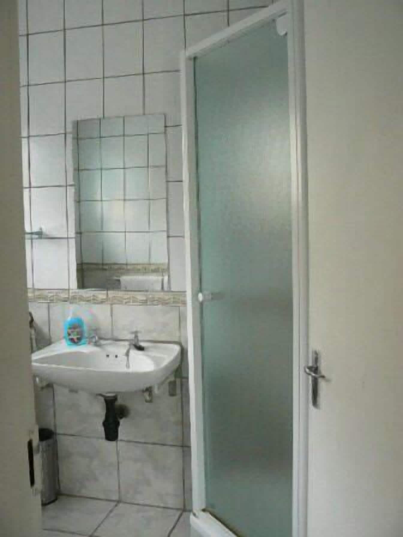 Room 3, Skietberg Lodge, Pixley ka Seme