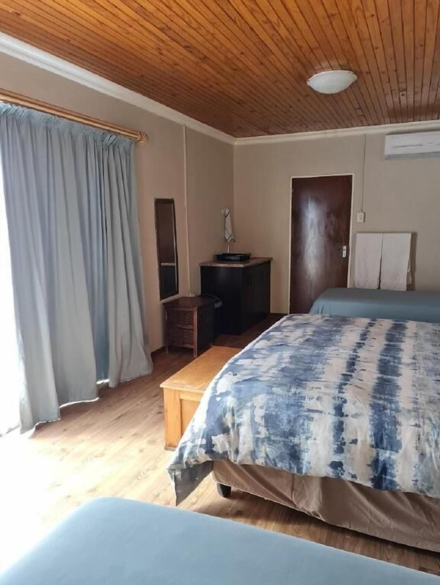 Room 5, Skietberg Lodge, Pixley ka Seme