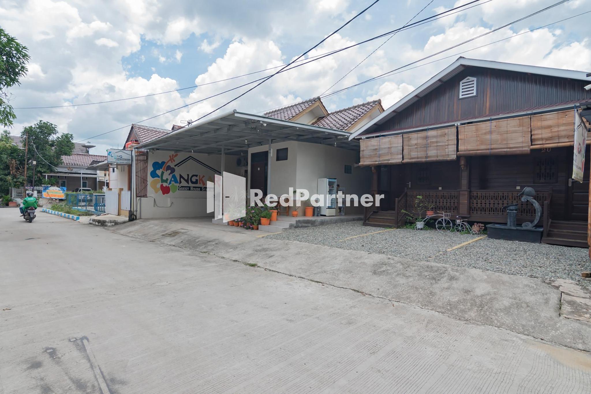 Exterior & Views 5, Langkar Guest House Syariah Redpartner, Samarinda