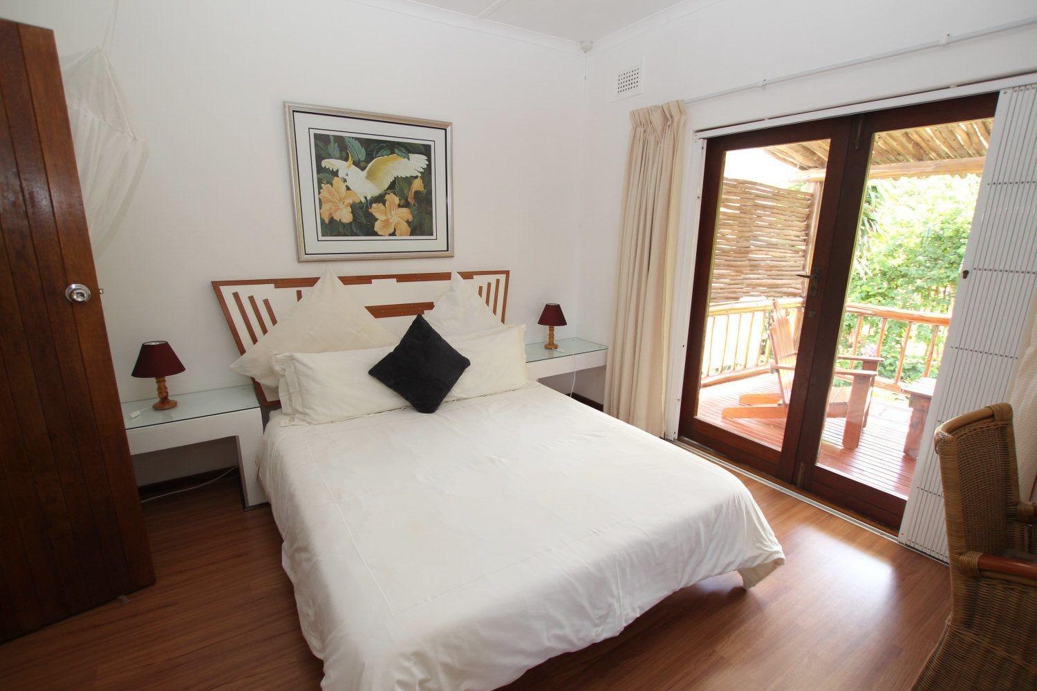 Room 2, Wailana Beach Lodge, Ugu