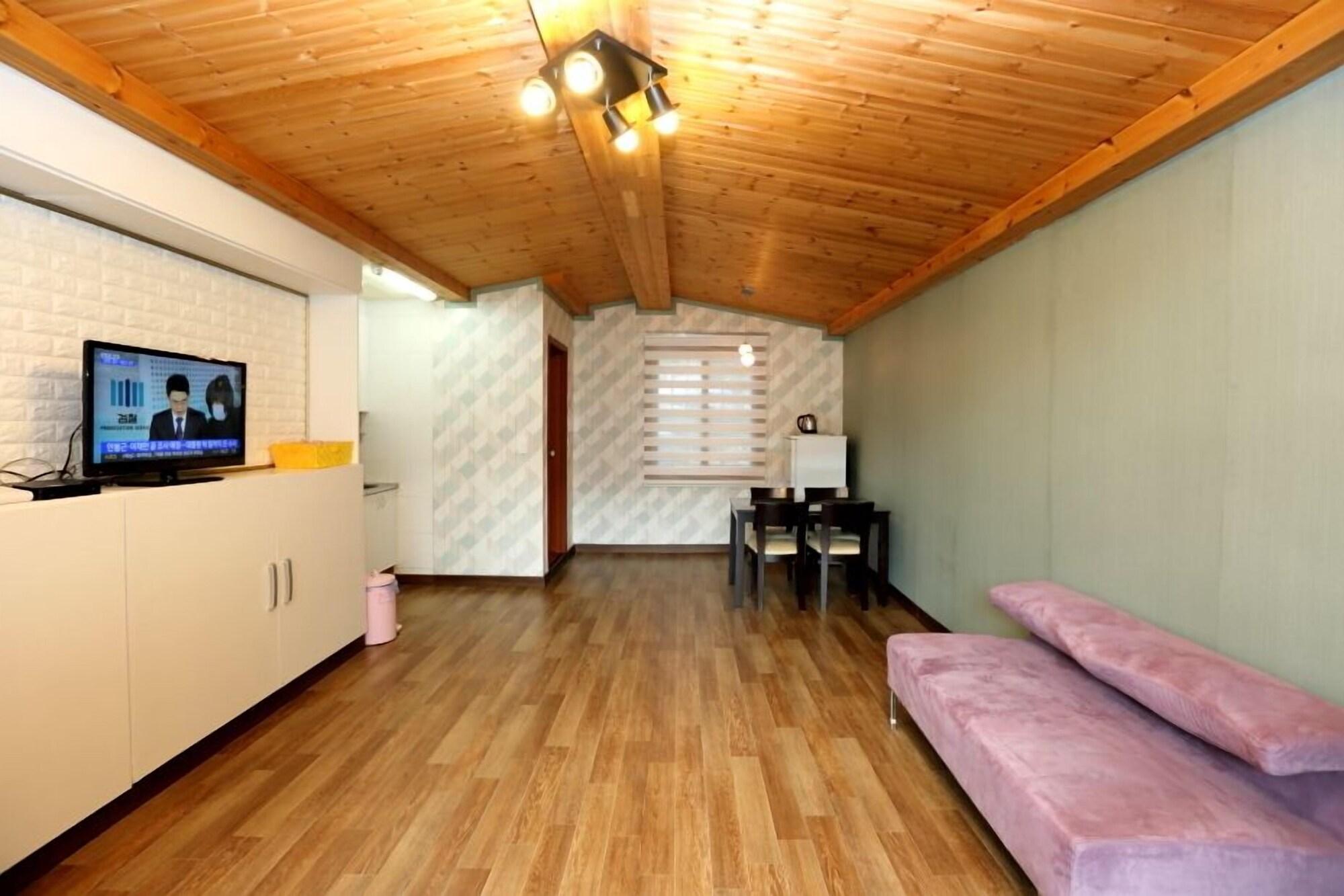 Pine Aroma Pension