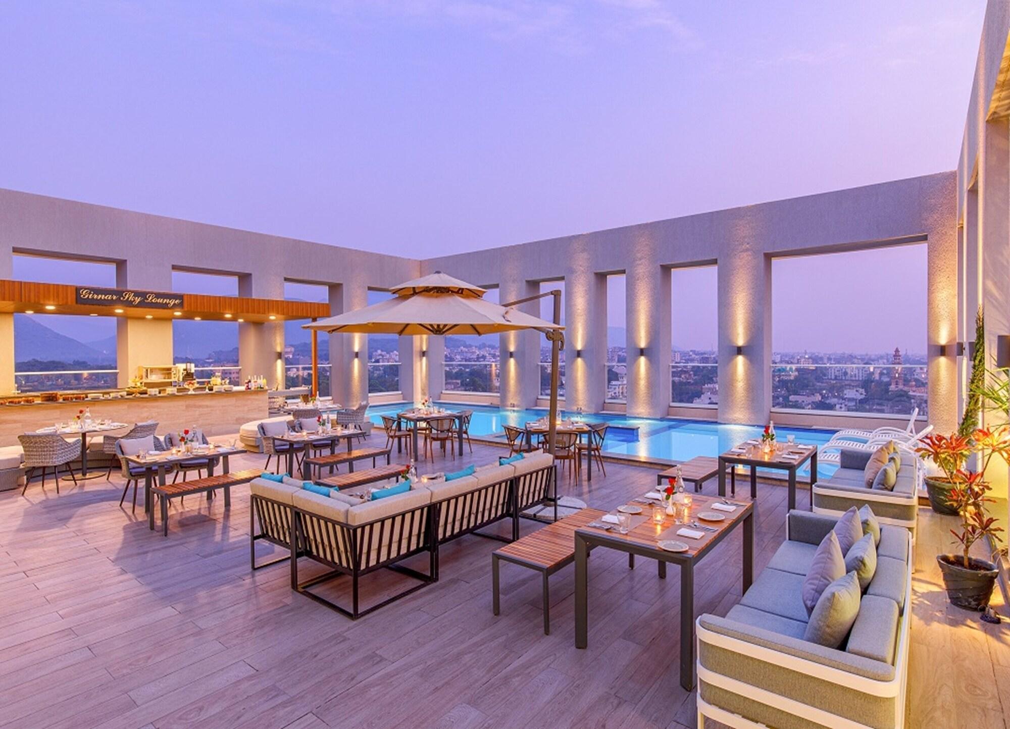 Bellevue Sarovar Portico