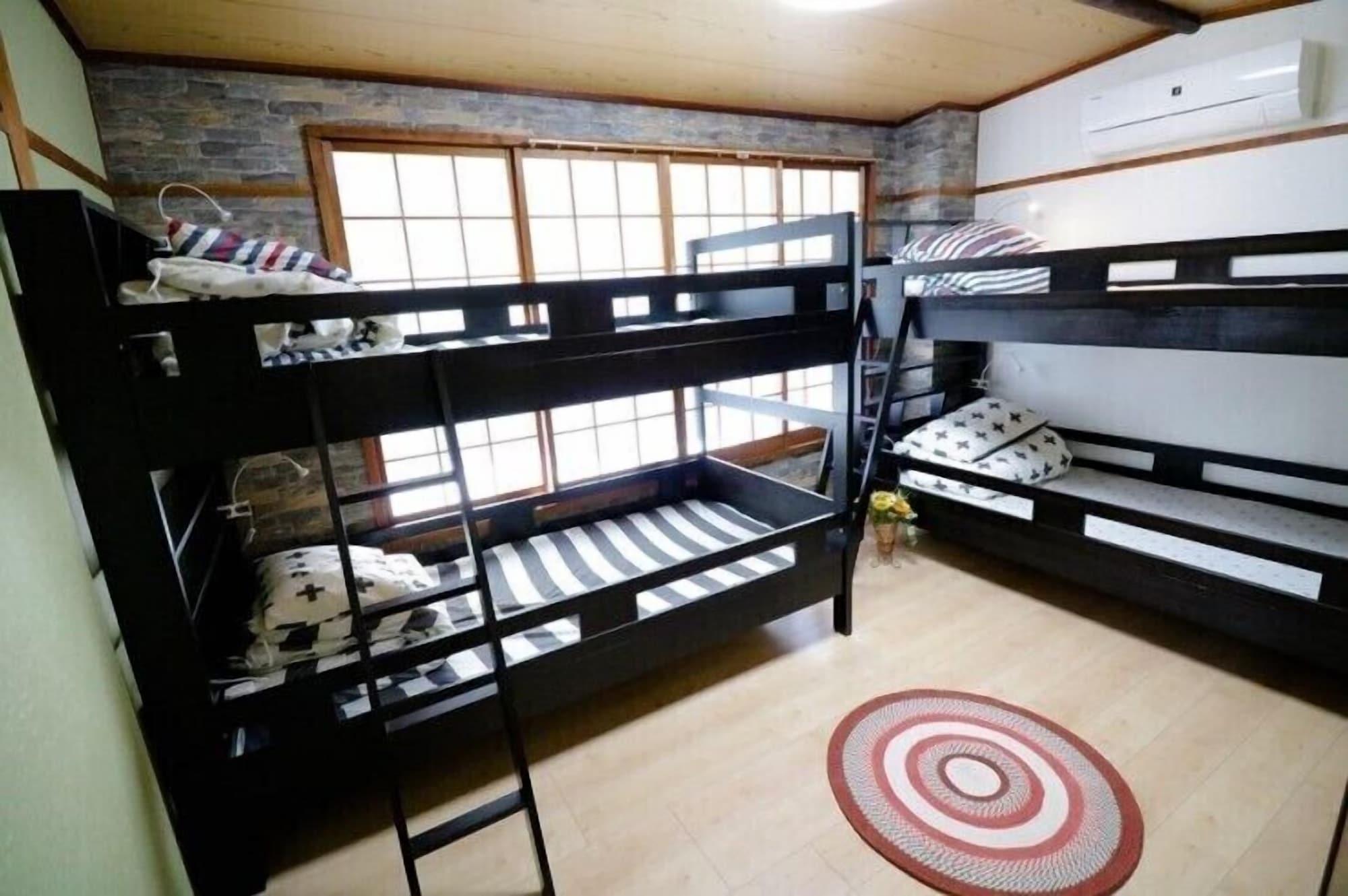 Maru House Hostel