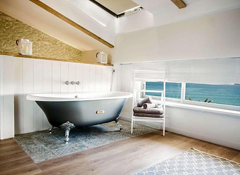 The Beach House Studios Suites