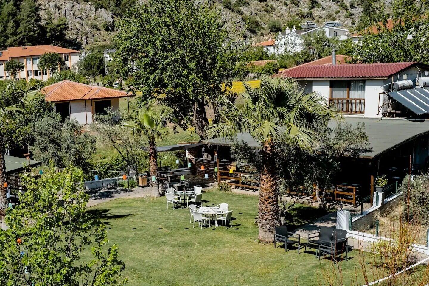 Bybassios Hotel