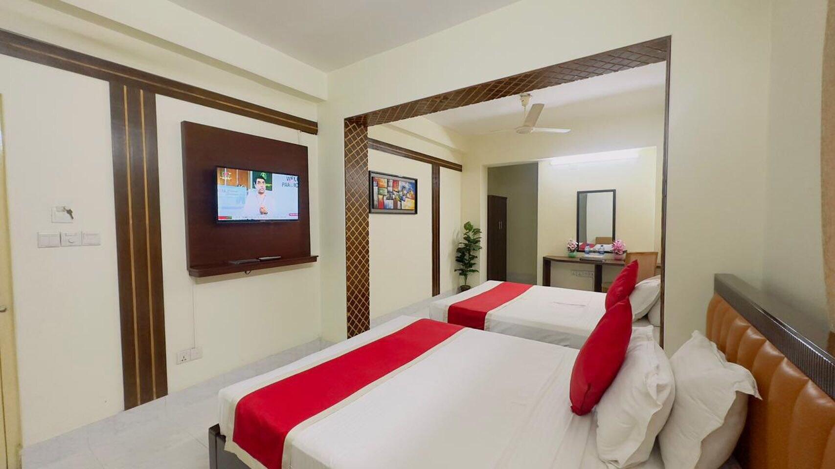 Hotel Grand Circle Inn