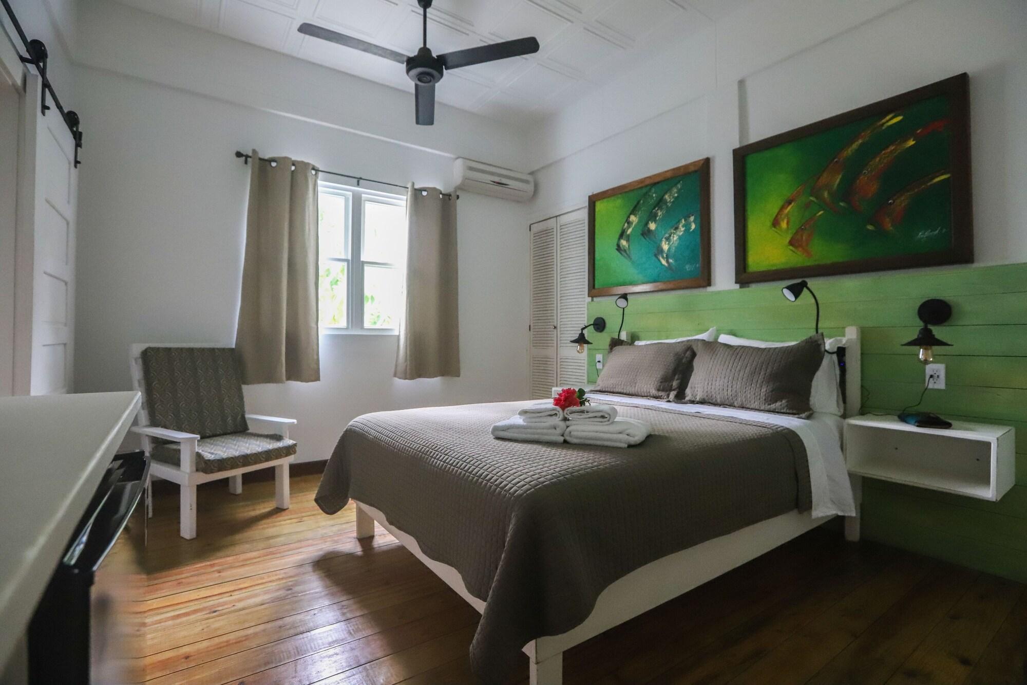 Treetops Hotel by null