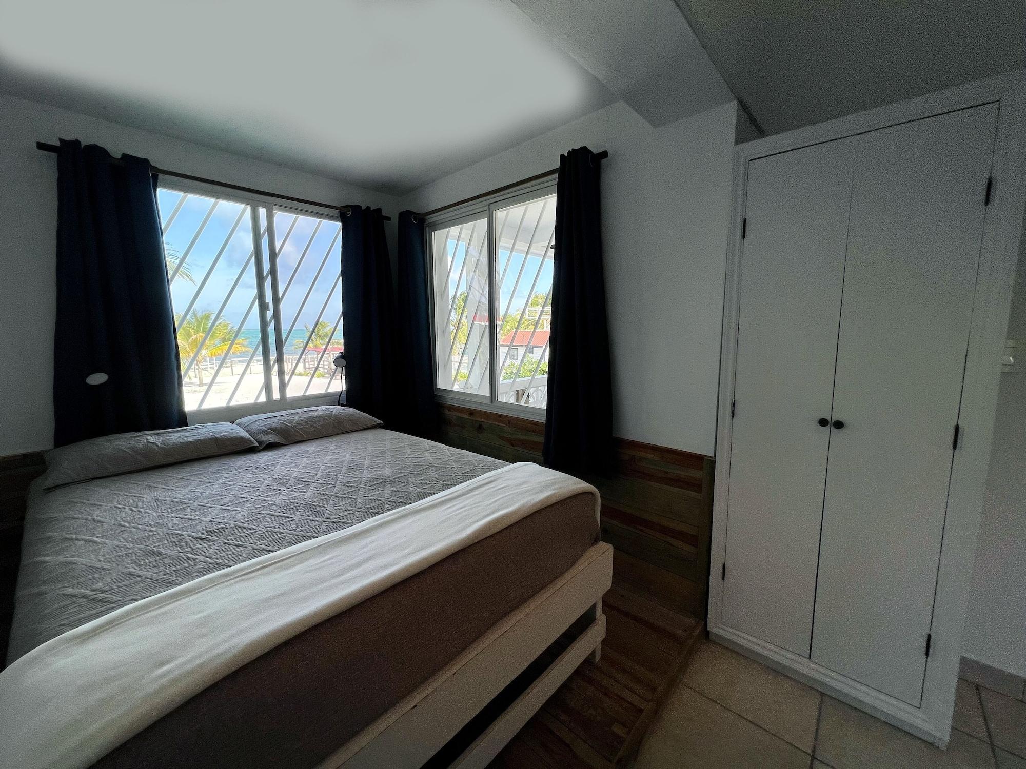 Treetops Hotel by null