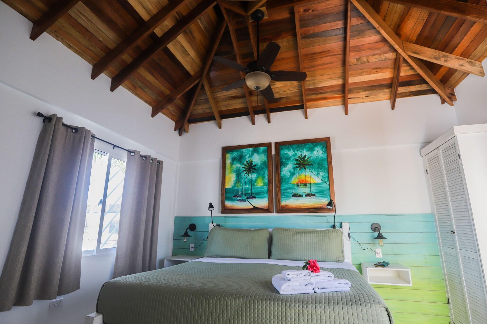 Treetops Hotel by null