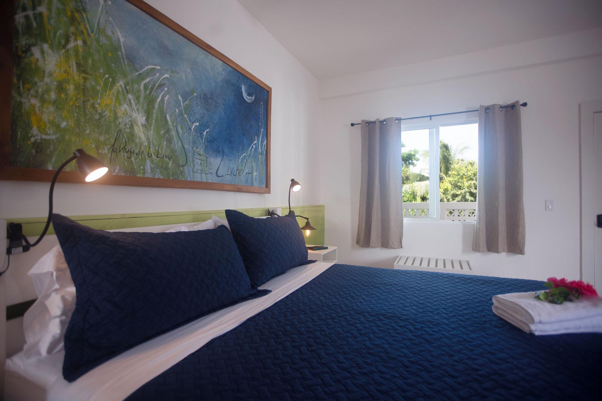 Treetops Hotel by null