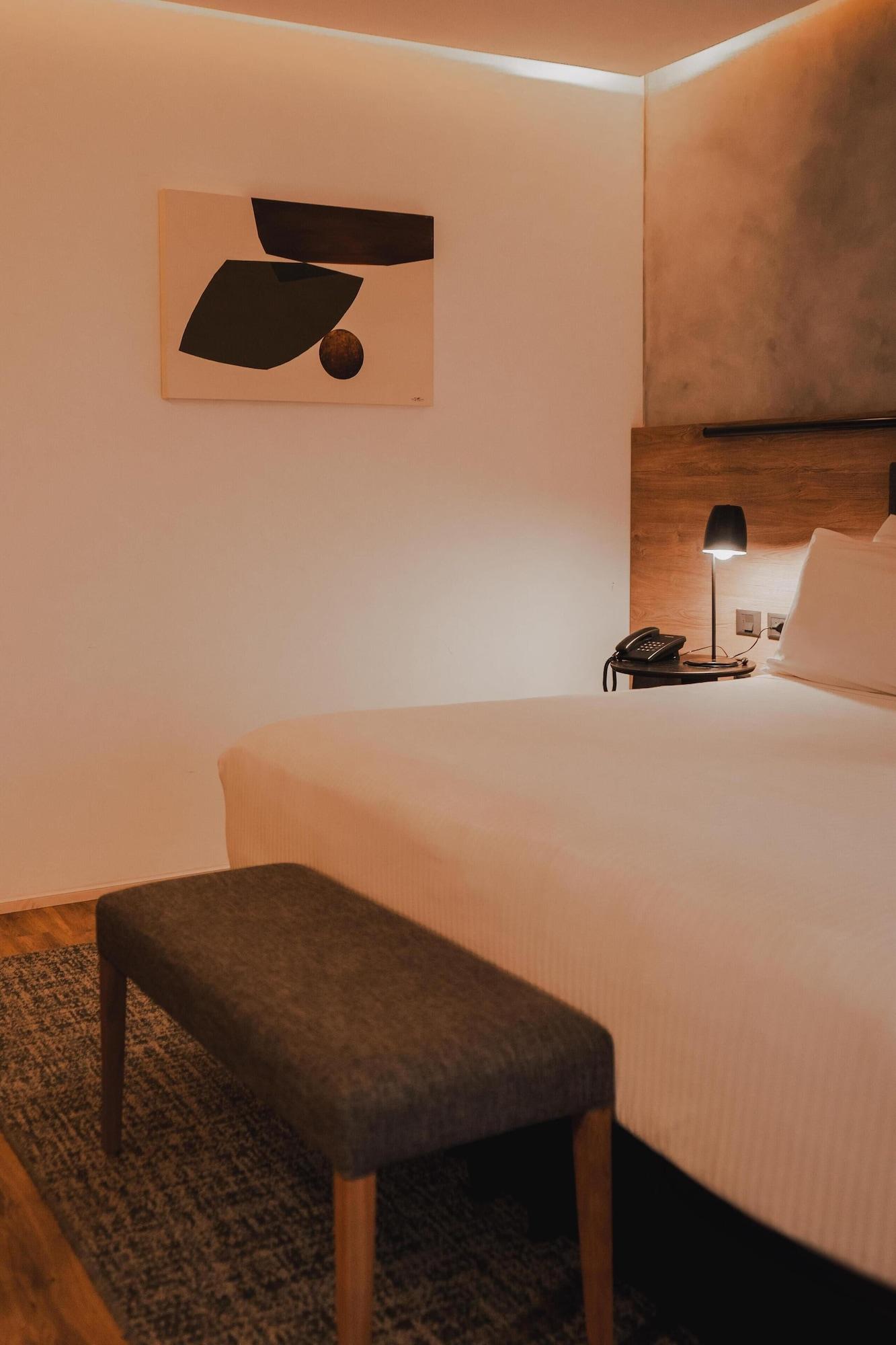 Ba Den Hotel By Aken Soul