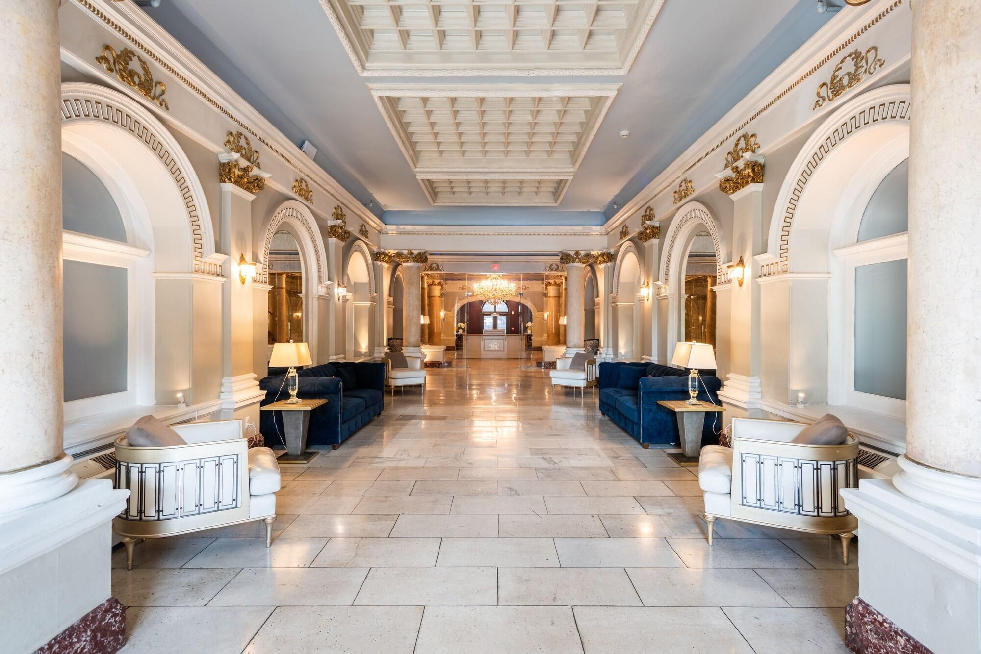 Mint House at The Divine Lorraine Hotel – Philadelphia by null