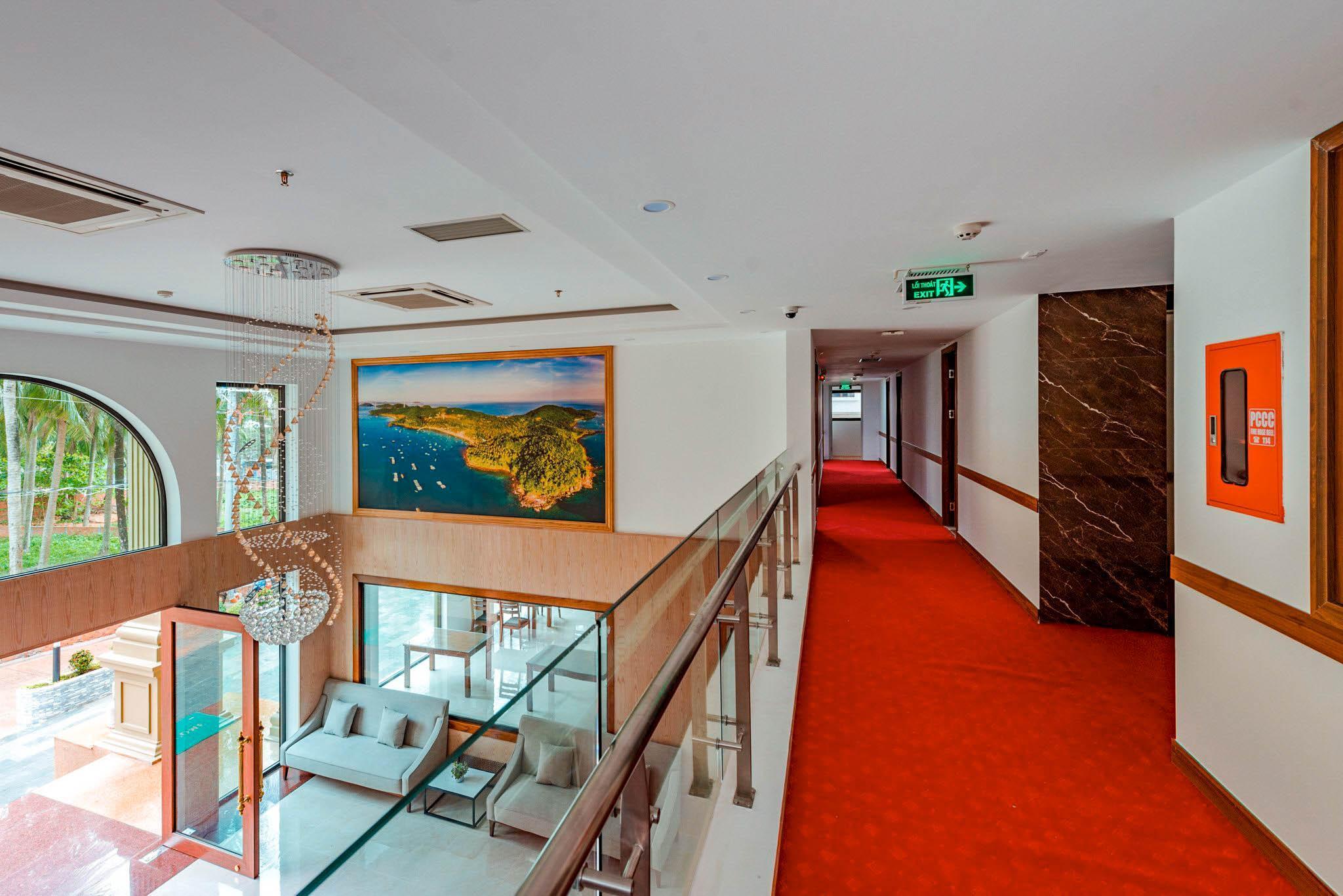 Night Sea Hotel