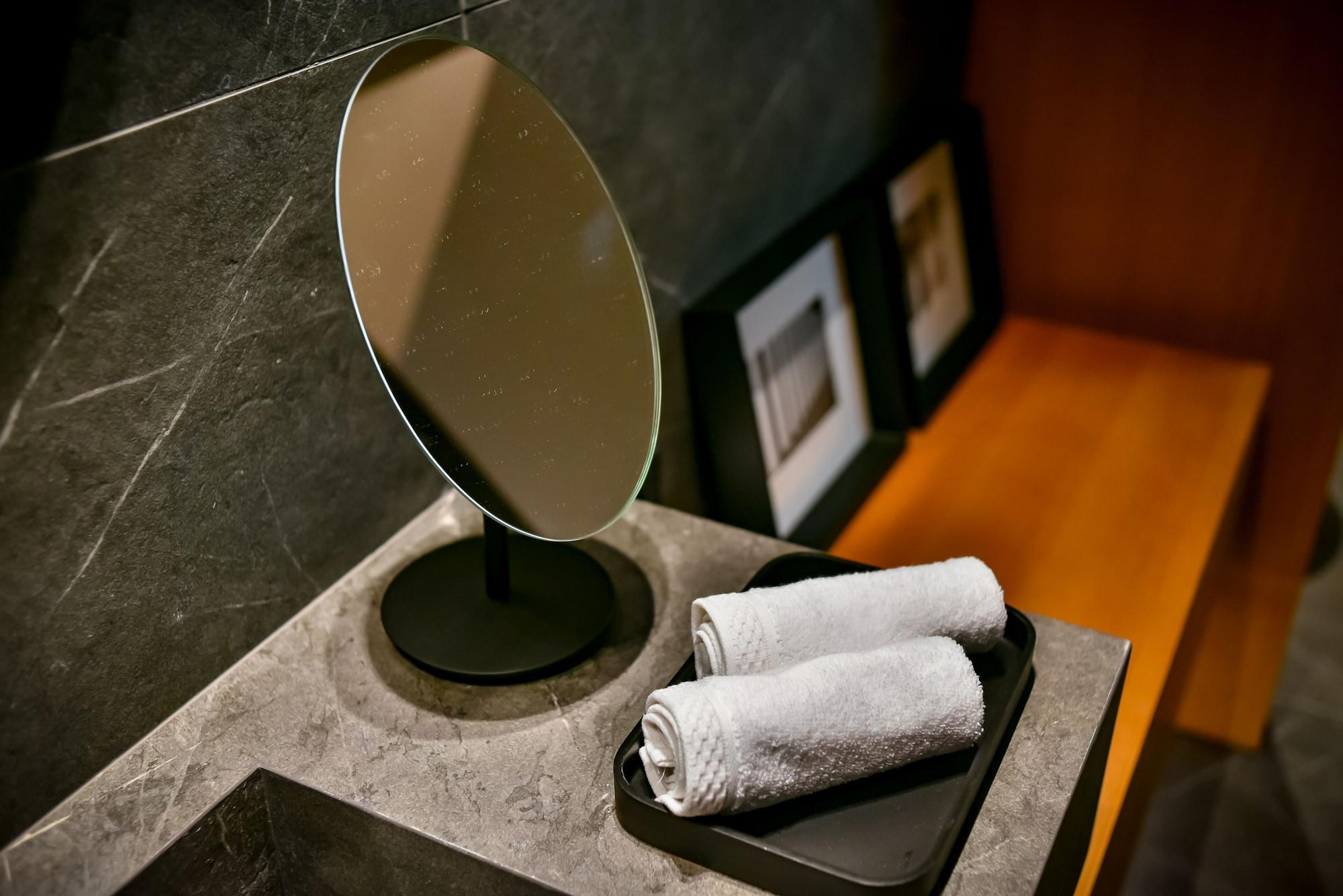 Nikiou Suites