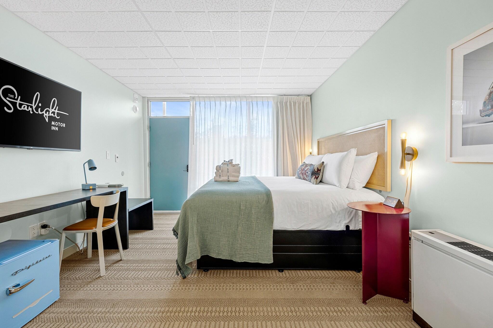 The Starlight Motor Inn by null