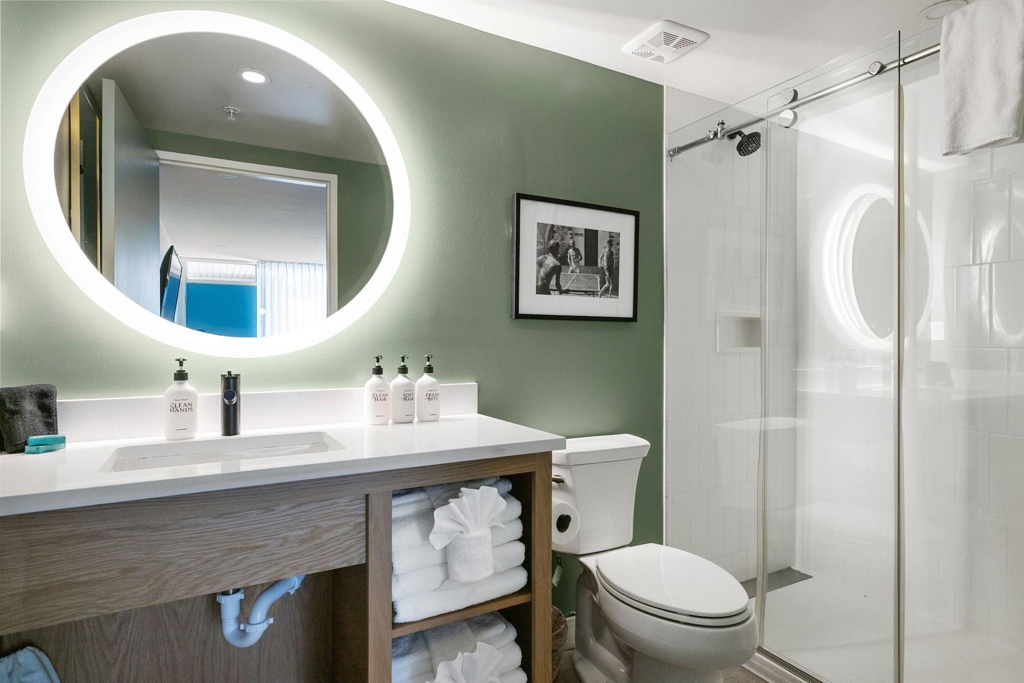 The Starlight Motor Inn by null