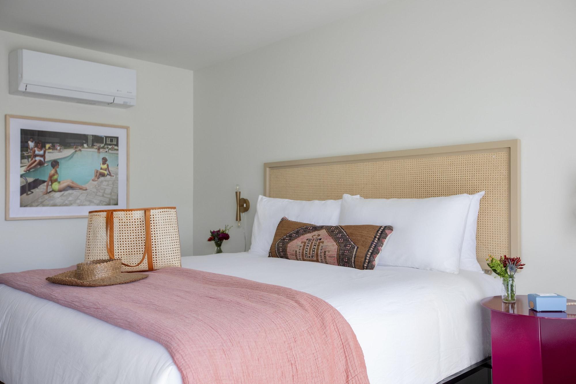 The Starlight Motor Inn by null