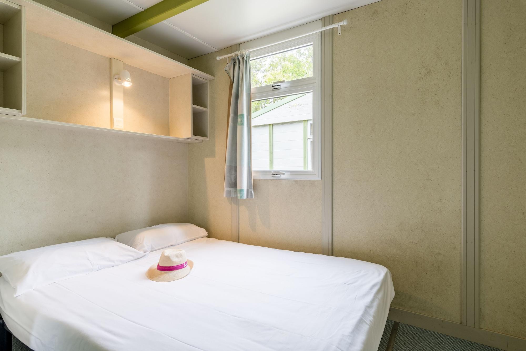 Room 4, Village Vacances Azureva Sigean, Aude