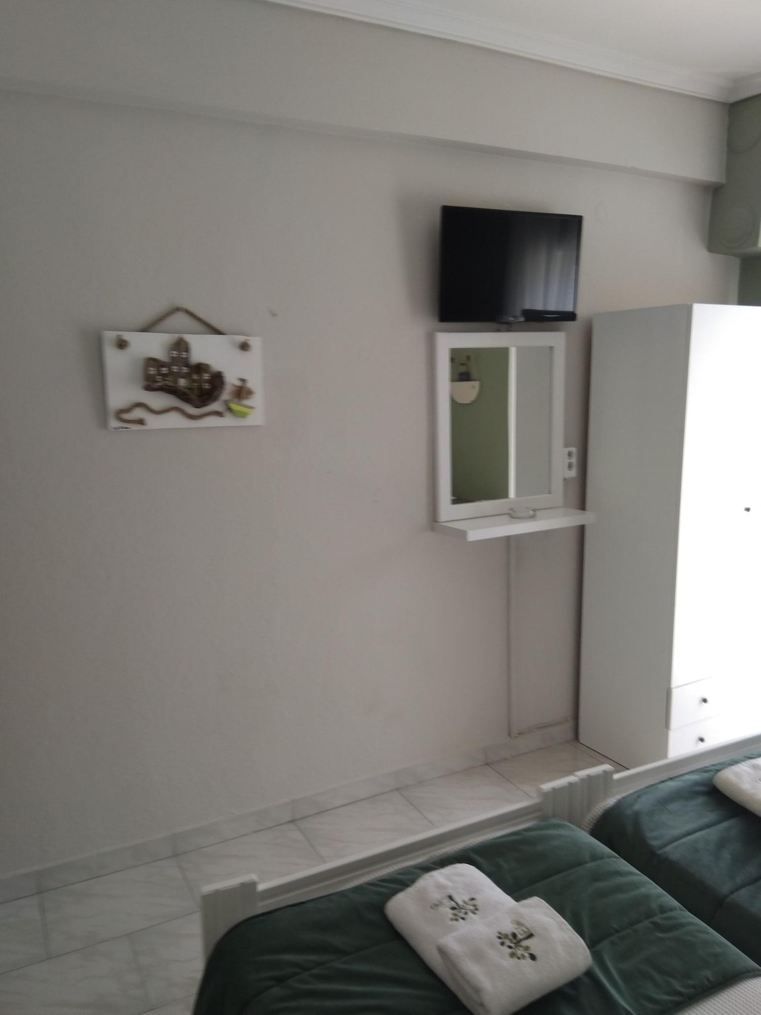 Room 4, Dionisos Elia, Central Macedonia