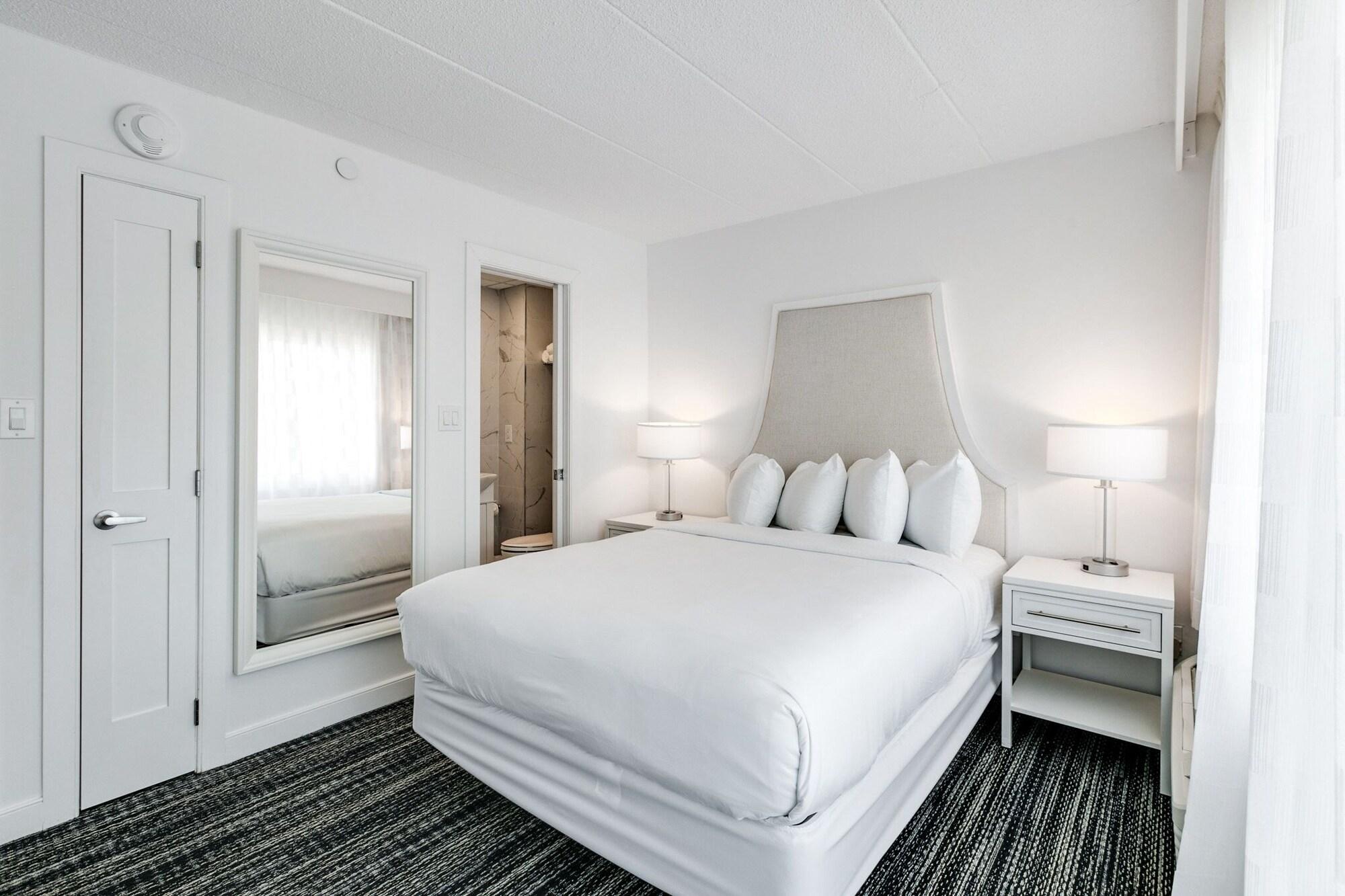 Room 5, Icona Windrift, Cape May