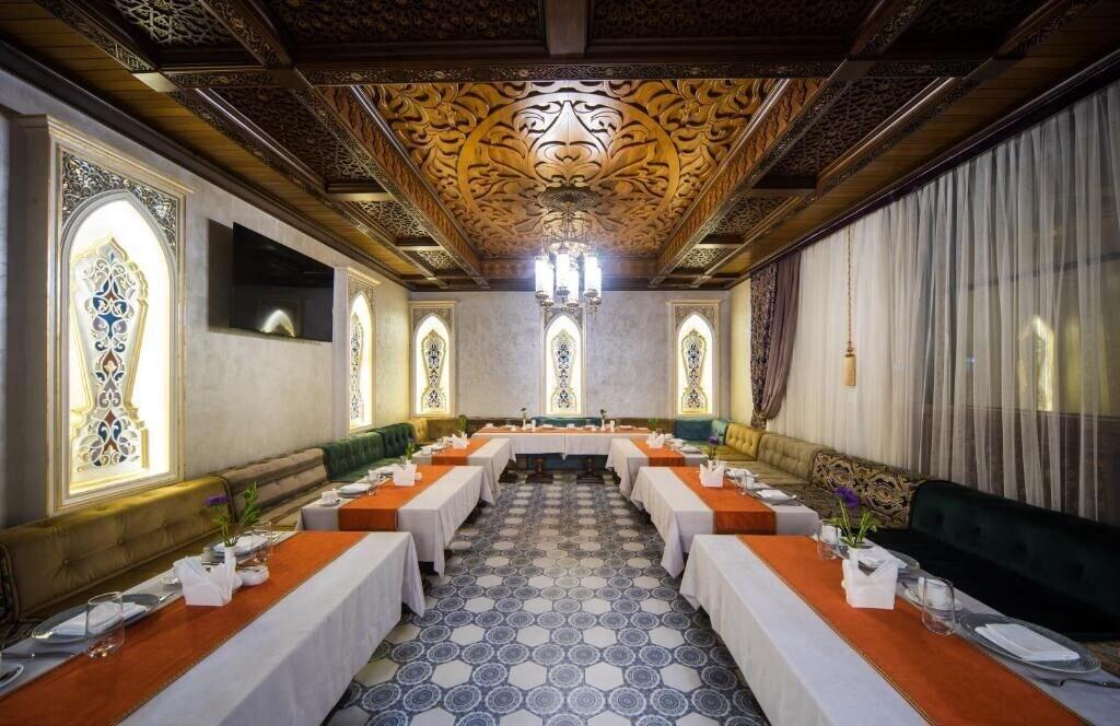 Manor Hotel