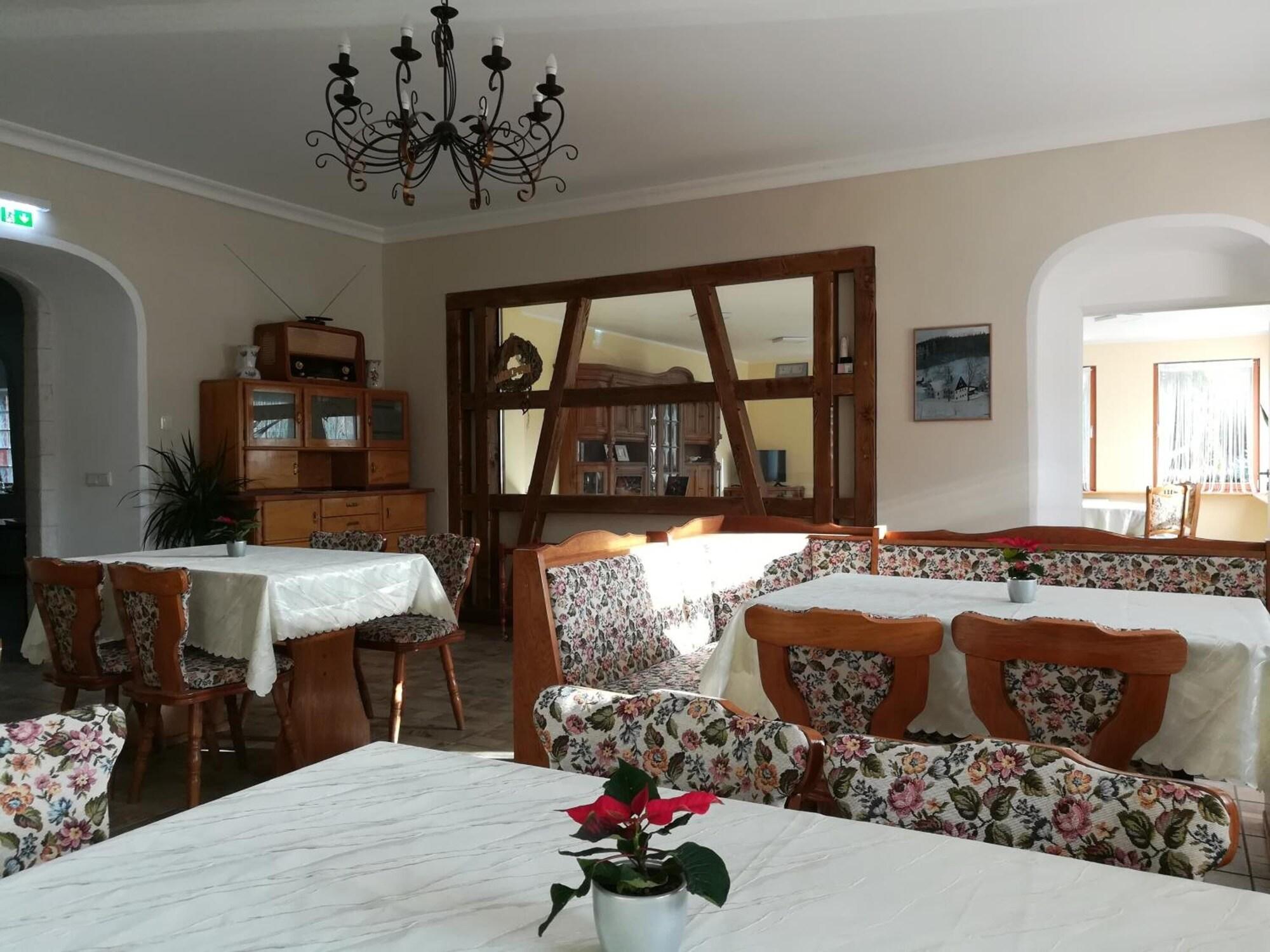 Die Oberlochma Hle Pension