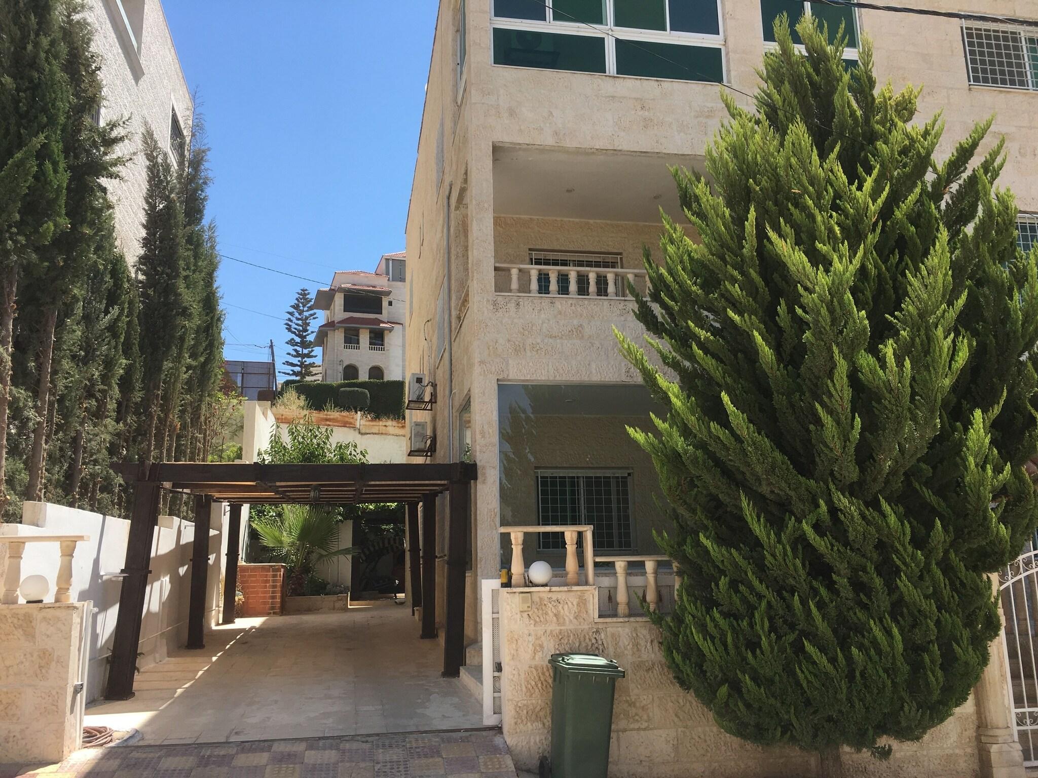 Dabouq Luxury Spaceous Apartment
