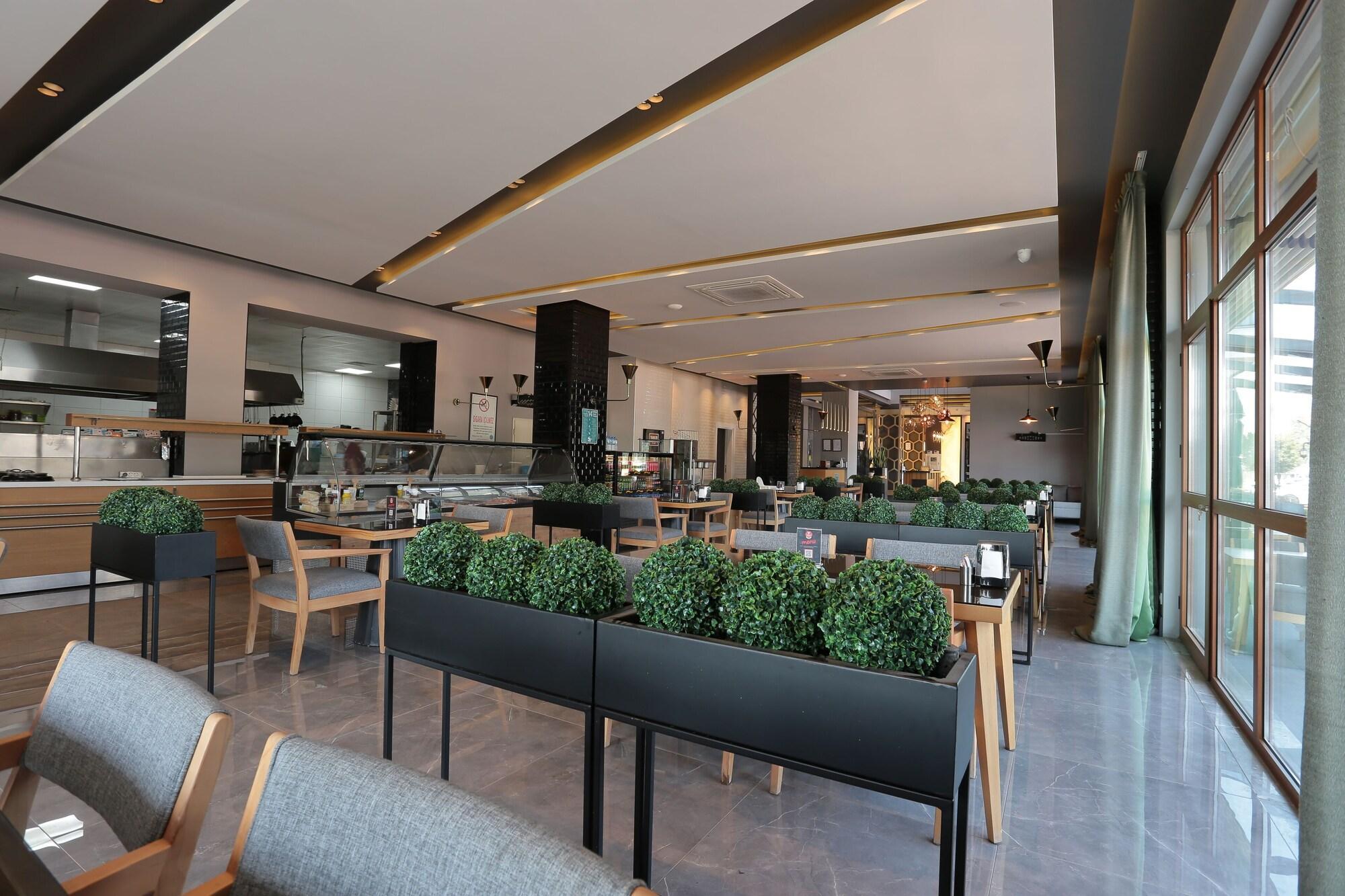 Restaurant 4, A Alcalar Hotel, Ula