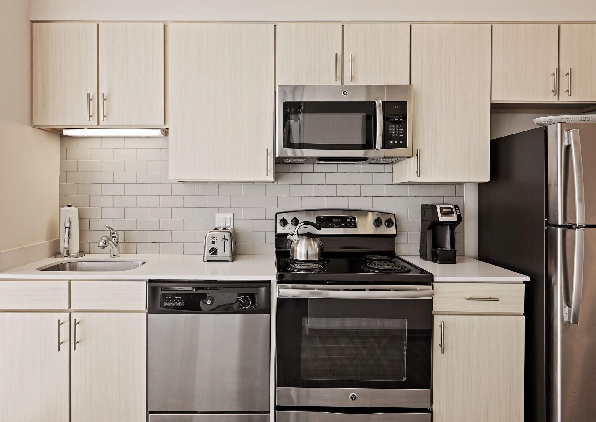 Placemakr Premier SoBro by null